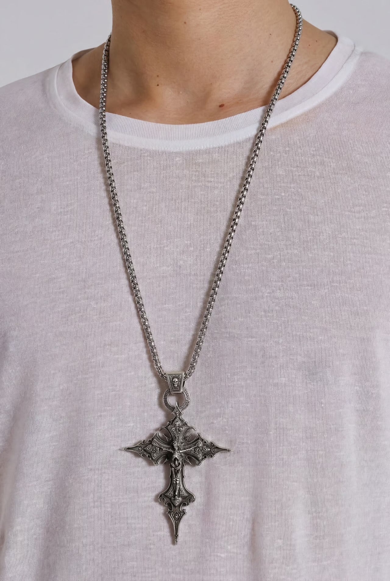 VYRIN CRUCIFIX NECKLACE®