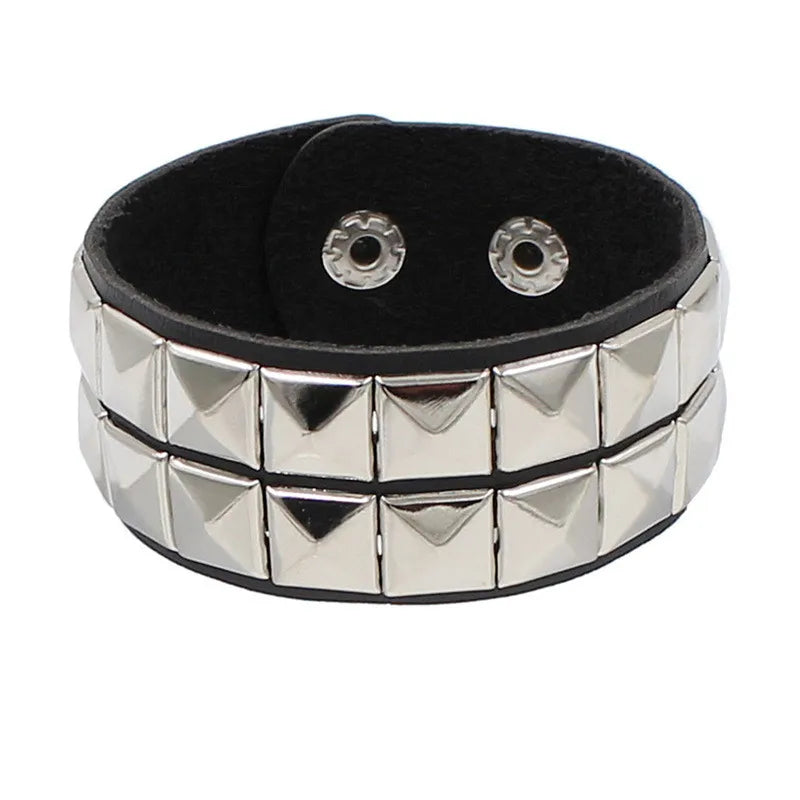 LEATHER STUD BRACELET®