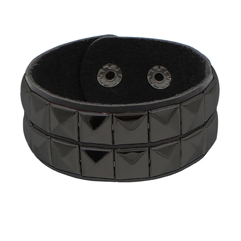 LEATHER STUD BRACELET®