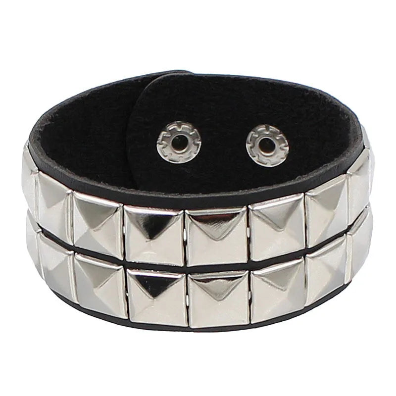 LEATHER STUD BRACELET®