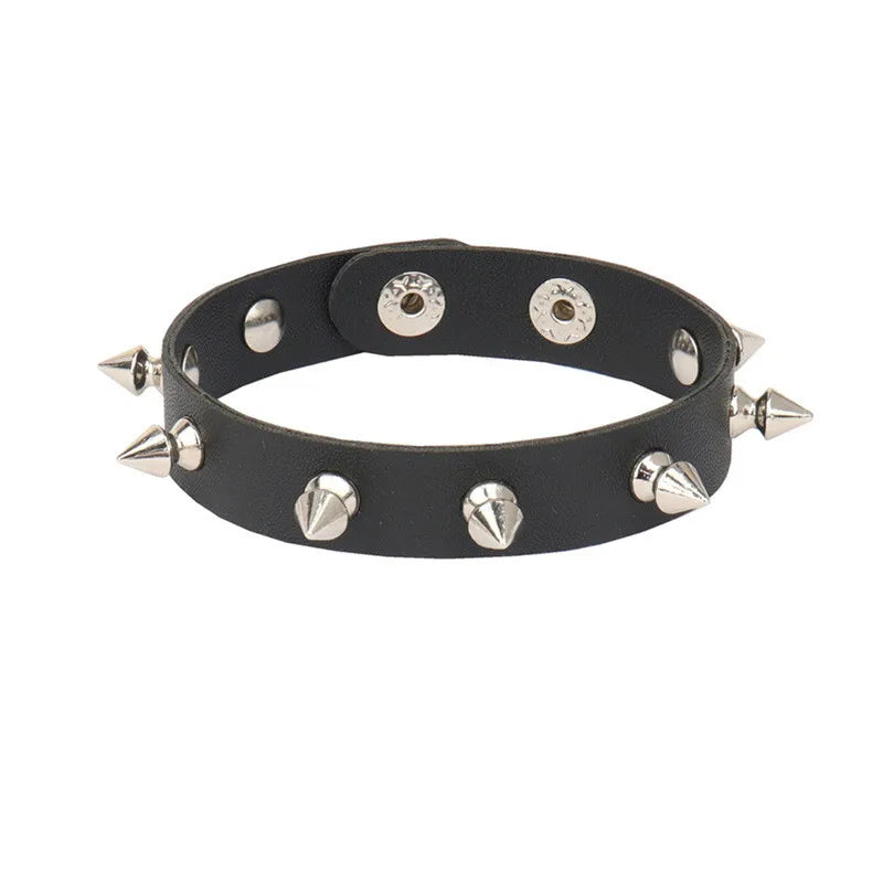 LEATHER STUD BRACELET®