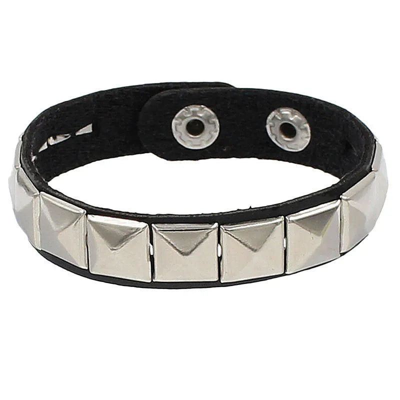 LEATHER STUD BRACELET®